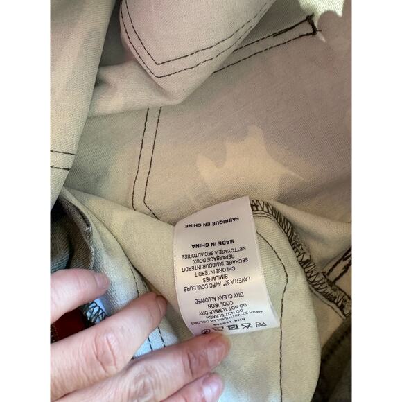 Étienne Marcel Structured Camo Cargo Slim Fit Jeans — Red Zipper Detail Sz. 24 - Picture 11 of 11